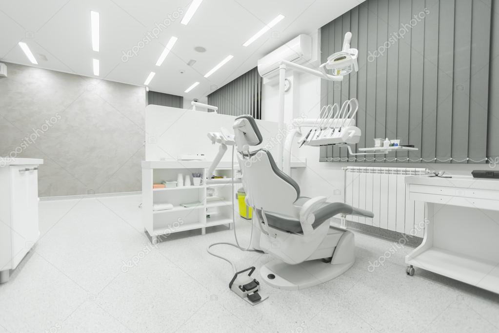 Equipos odontológicos modernos en un gabinete dental